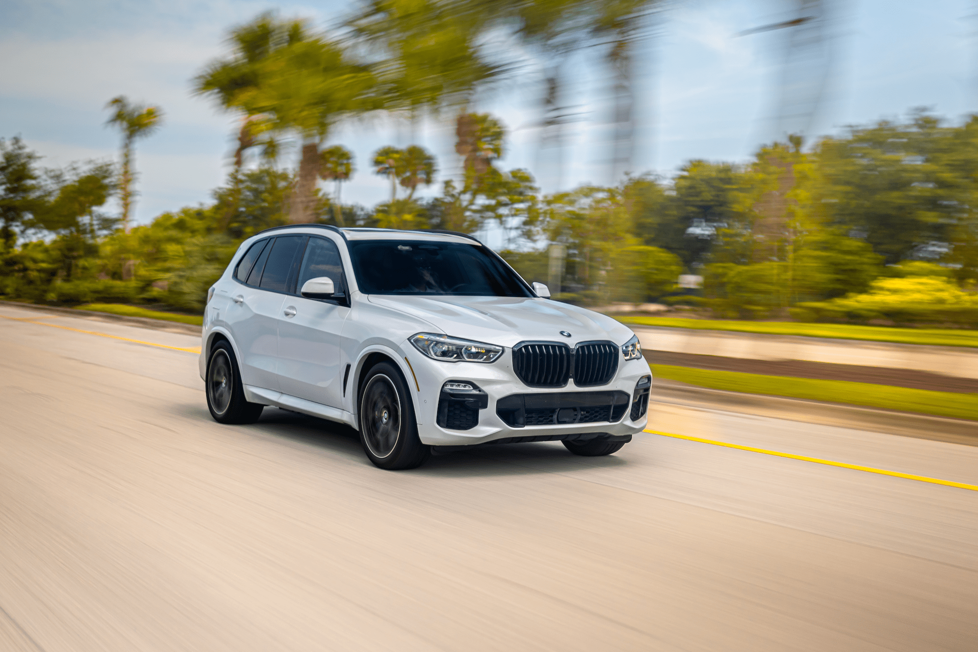 bmw-x5-blur-min bmw-x5-blur-min